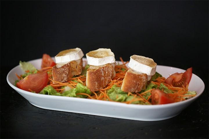 Goat cheese salad - Le 11 Burger