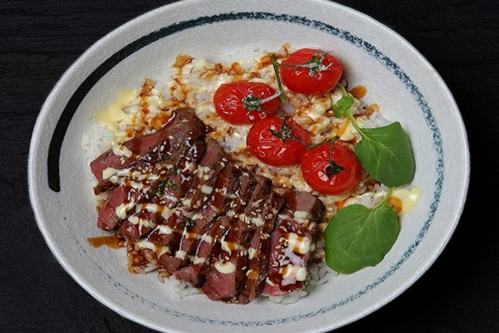 Tenderloin over Rice with Vegetable - Chouchouette