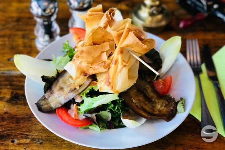 Salade Croustillante Chèvre aux Aubergines Bio - Le Chausse Coqs