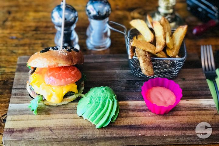 Le Chilean - Cheese Burger Avocat - Le Chausse Coqs