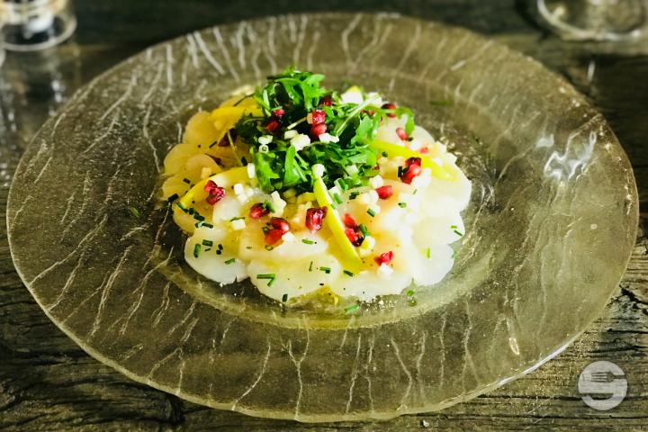 Simply flavored Carpaccio de St Jacques - Le "M"