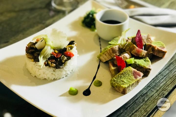 Tataki of Tuna in Crust of Herbs - Le "M"