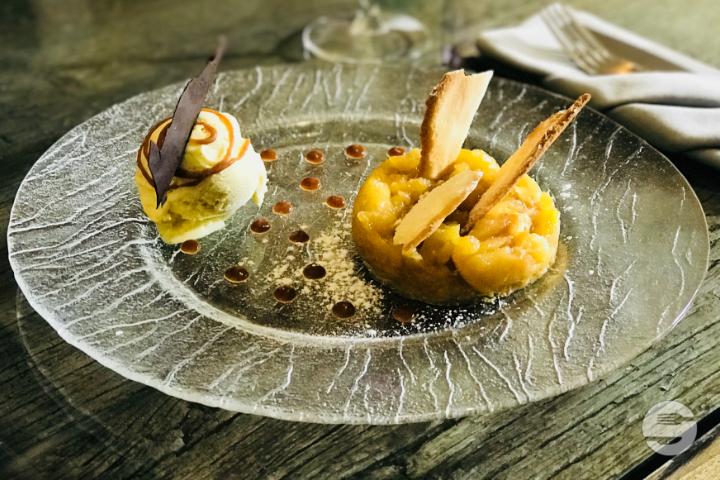Delicate Tarte Tatin of the Chef Kévin - Le "M"