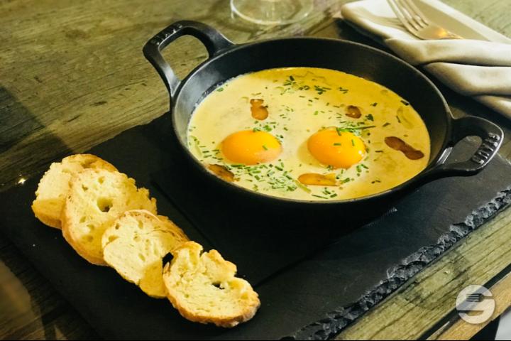 Oeuf Cocotte with Truffles Cream - Le "M"