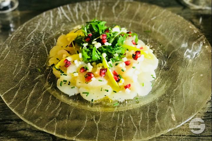Simply flavored Carpaccio de St Jacques - Le "M"