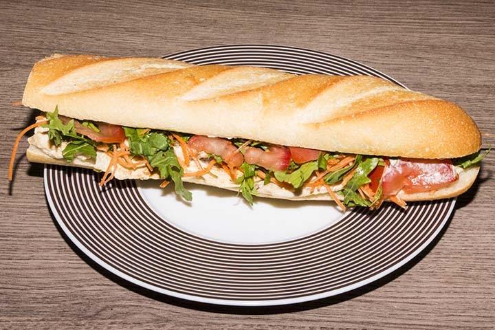 Half baguette Bresaola - La Bonne Croque *