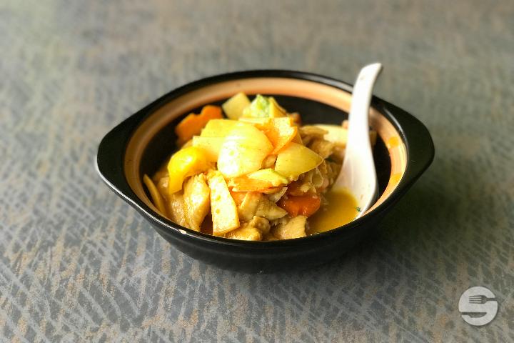 42. Red and Yellow Curry Chicken - Nihao Marterey