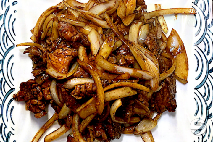 60. Beef with Onions - Nihao Marterey