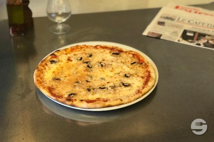 Pizza Funghi - Pizzeria Au 6