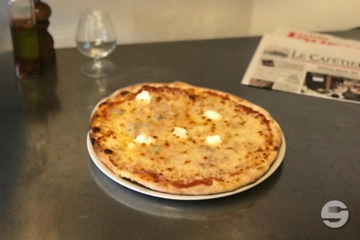 Pizza Quattro fromaggi - Pizzeria Au 6