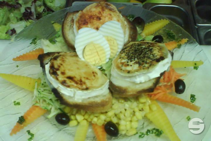 Hot goat cheese - Café du Nord *