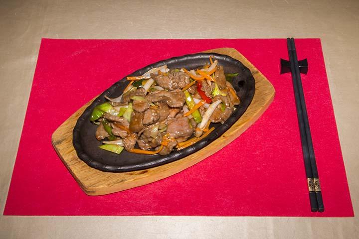 502. Beef with Chinese Mushrooms and Bamboo Shoots - Le Jade