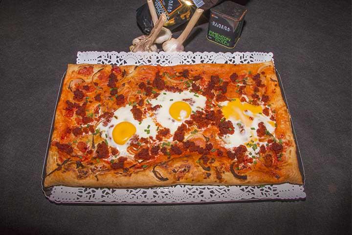 Coca de sobrasada from Mallorca and eggs - Le Tupper