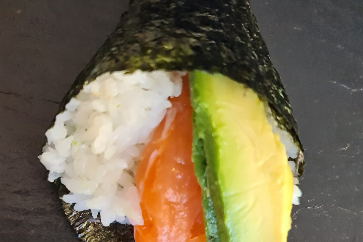 Temaki Saumon et Avocat - Le Duo Thai & Sushi