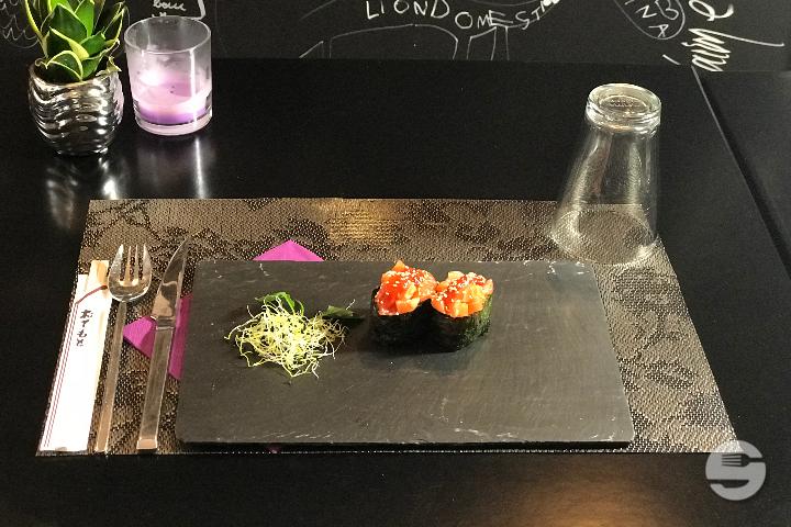 Gunkan Saumon spicy - Le Duo Thai & Sushi
