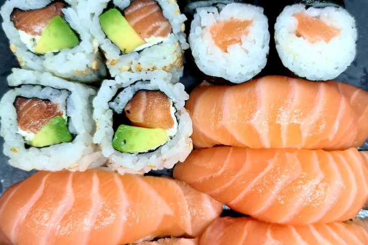 Plateau Salmon Dream, 18 pièces - Le Duo Thai & Sushi
