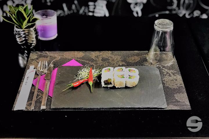 California au thon spicy, radis mariné et ciboulette - Le Duo Thai & Sushi