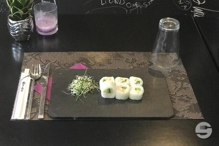 Spring Maki crevette, avocat et concombre - Le Duo Thai & Sushi