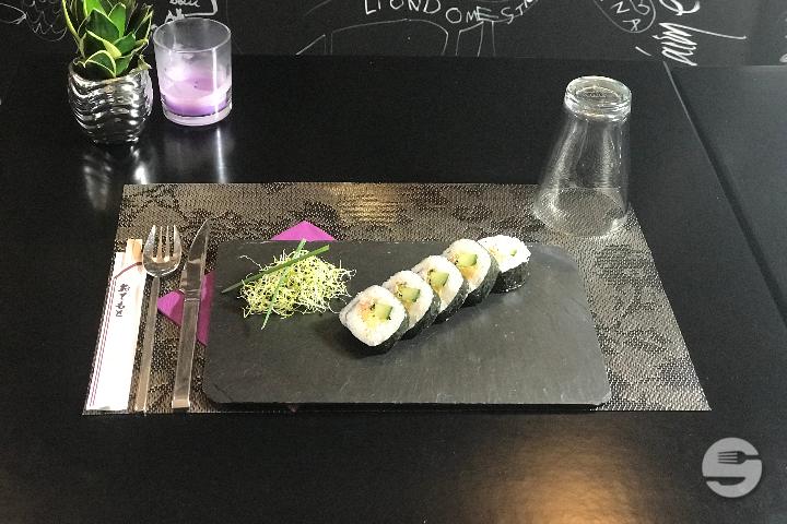 Thon cuit, radis mariné, omelette japonaise, concombre et ciboulette - Le Duo Thai & Sushi
