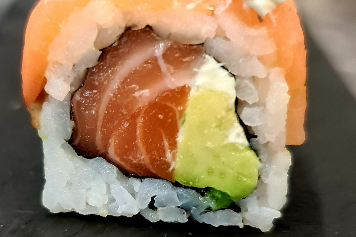 Make-up Roll saumon fumé saumon frais - Le Duo Thai & Sushi