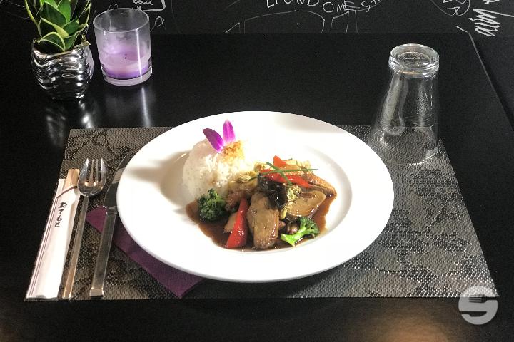Emincé de bœuf piquant - Le Duo Thai & Sushi