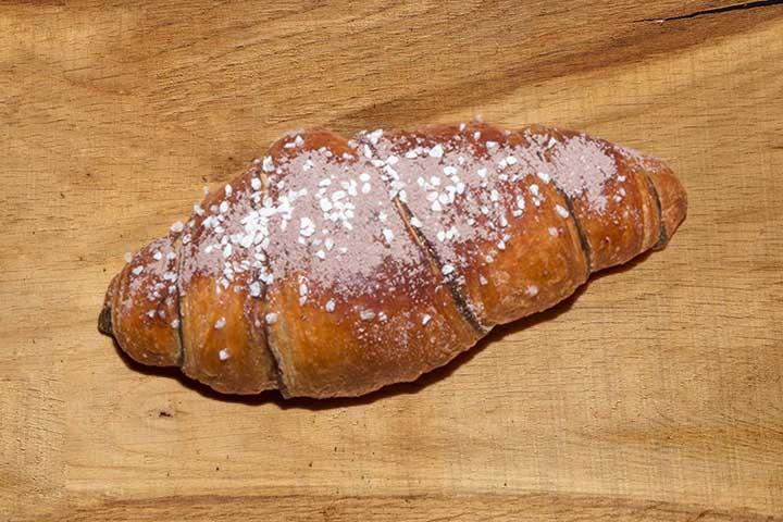 Croissant stuffed with cacao - Aux Origines du Goût