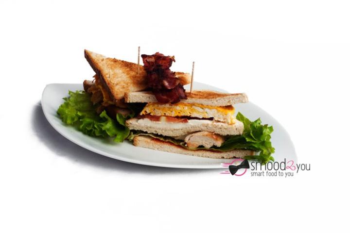 Club sandwich with chicken - Happy Days