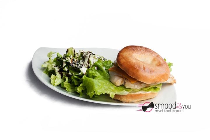Bagel with chicken breast & salad - Happy Days