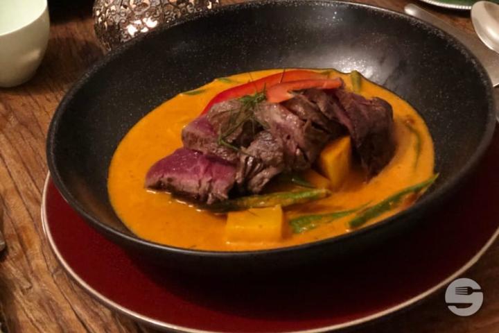 Grilled Beef Fillet with Panang Curry - Jeab Fine Cuisine Thaï