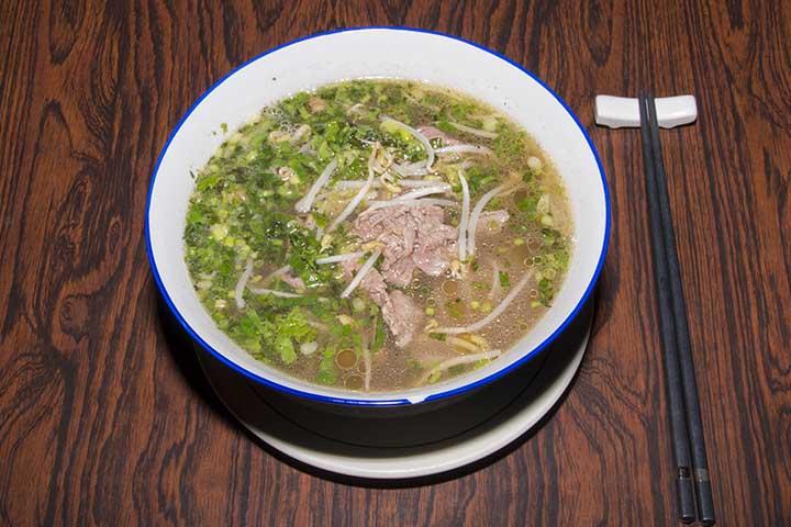 69. Soupe de nouilles au bœuf Pho - Naya