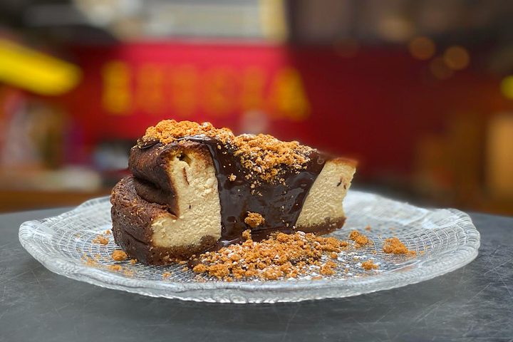 Cheese Cake Luigia Con Salsa Al Cioccolato - Luigia - Rive Gauche