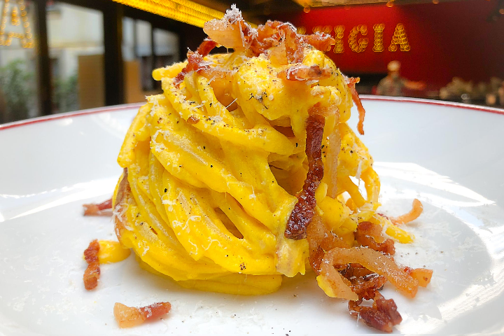 Bucatini Alla Carbonara - Luigia - Rive Droite