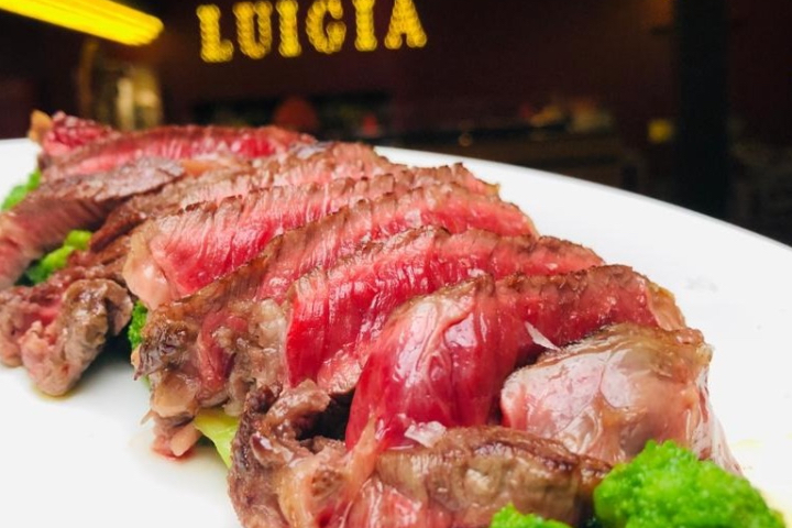 Tagliata di manzo con cime di rapa - Luigia - Rive Droite