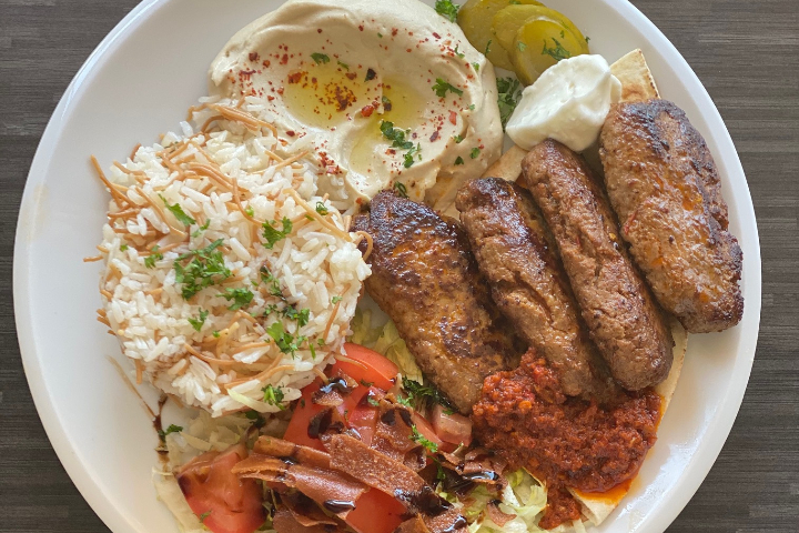 Sojok Plate - Yasmine Traiteur