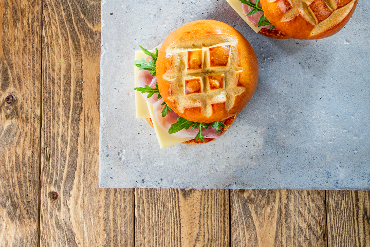 Gruyere Bun - Aimé Pouly - Mail