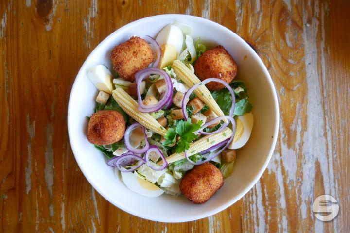 Goat Cheese Salad - Chez ma Cousine