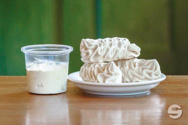 Meringues double cream - Chez ma Cousine (Saint-Gervais)