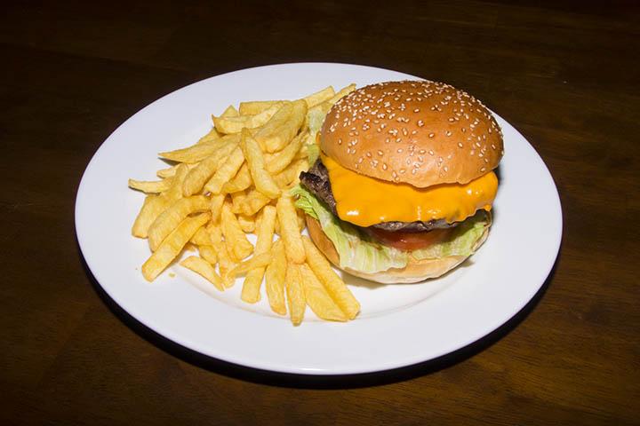 Cheeseburger - The Clubhouse