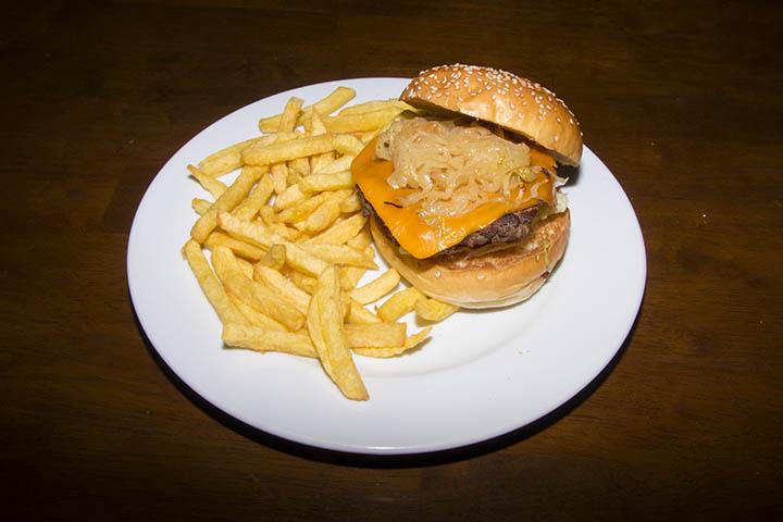 Frenchie burger - The Clubhouse