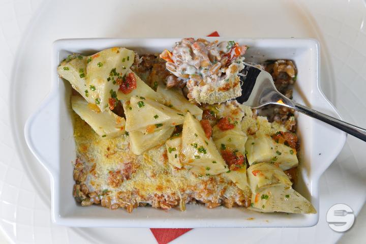 Gratin d'épeautre au parmesan et artichauts barigoule - Minuit Soleil