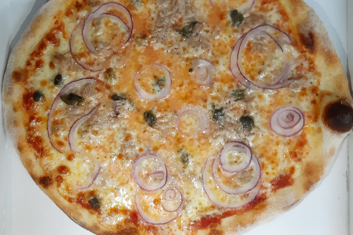 Pizza Tonno - Pizzeria Rapido