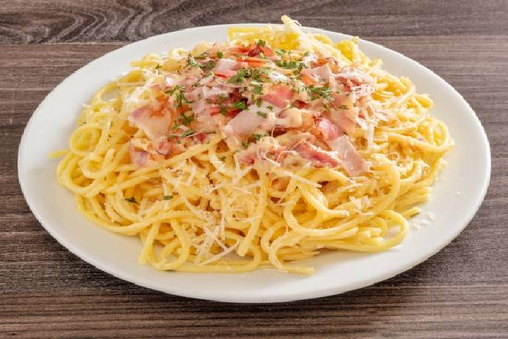Pasta Carbonara typo tirolese - Pizzeria Rapido