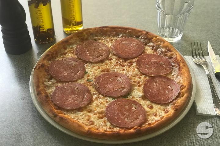 Pizza Salami - Milano's Pizza