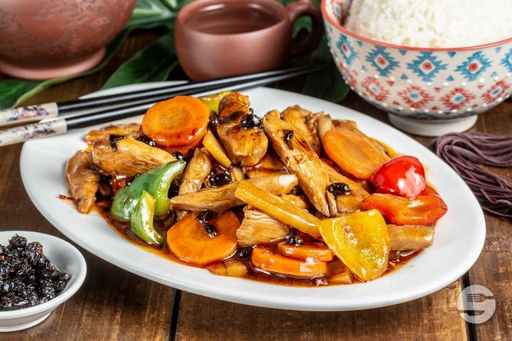 42. Poulet aux Haricots Noirs - Hungky