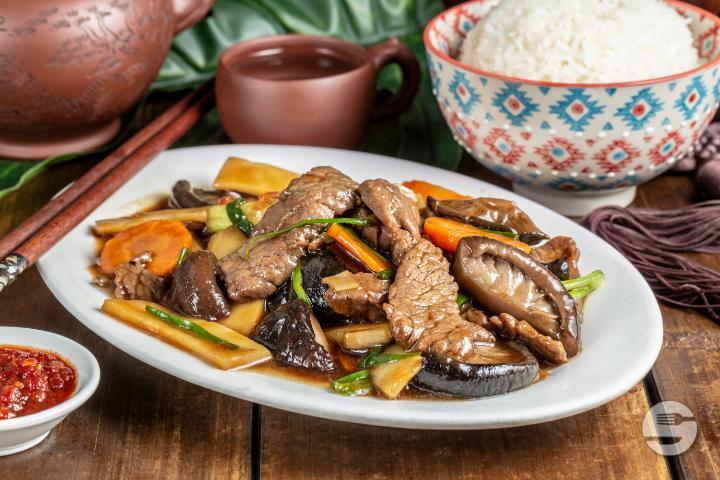 70. Beef with Mushrooms and Bamboo Shoots - Hungky