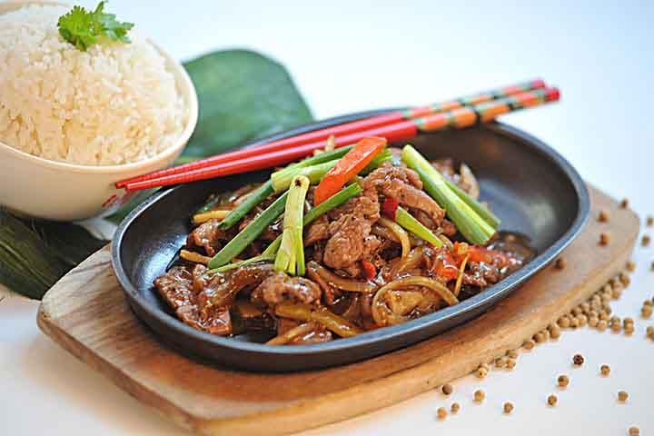 87.Lamb with fresh spicy peppers, with rice - Hungky