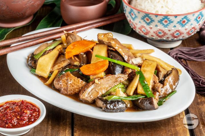 80. Canard aux Champignons et Pousses de Bamboo - Hungky