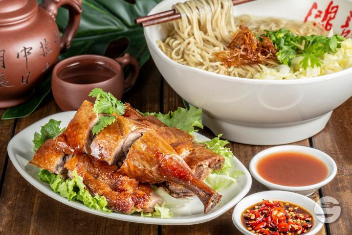 Y112. Roast duck, with noodle soup - Hungky