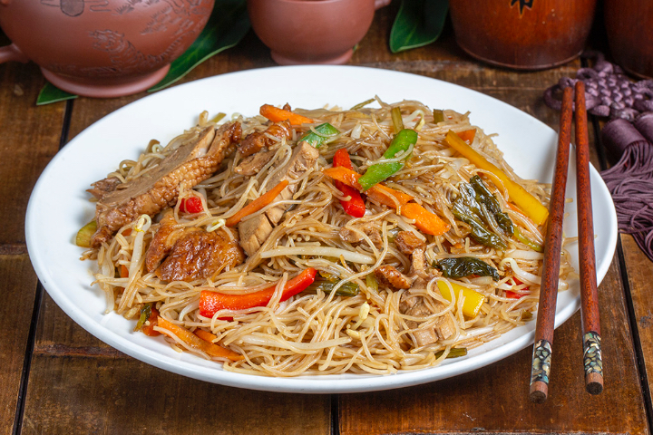 995. Vermicelles de Riz Sautées au Canard et aux Légumes Salés - Hungky