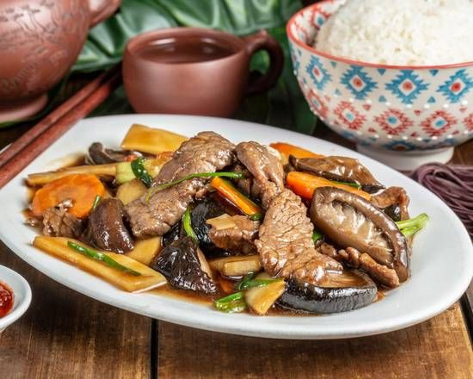 70. Riz bœuf aux champignons et pousses de bamboo - Hungky